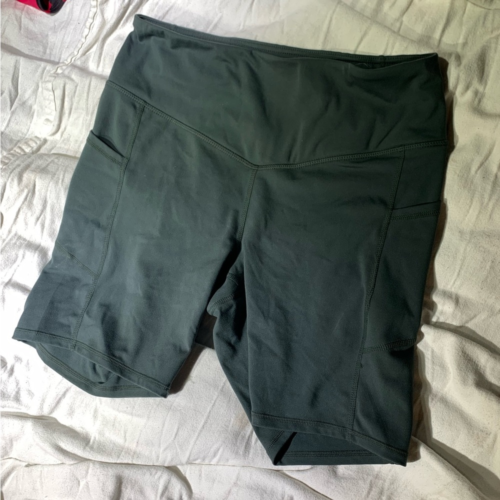 Hunter green spandex biker shorts